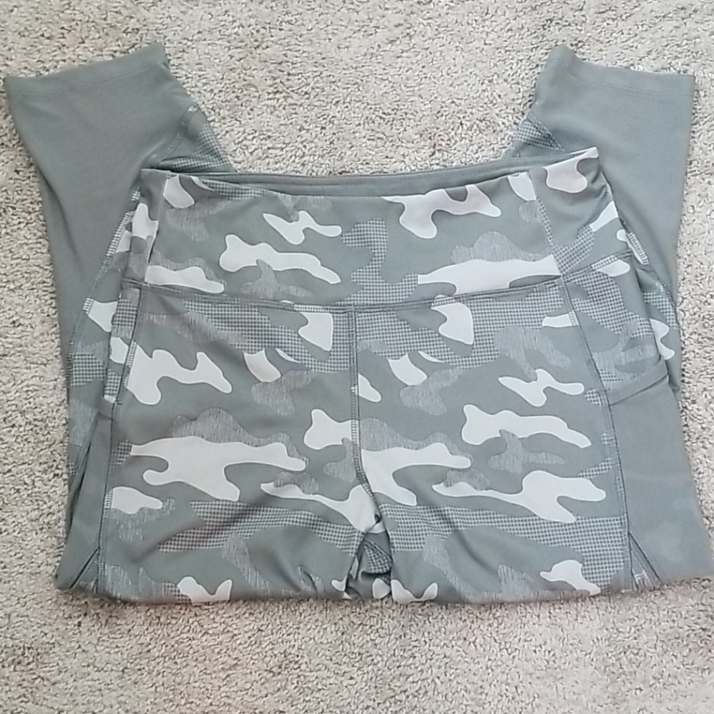 SALE VOGO ATHLETICA CAMO MESH SIDES LEGGINGS